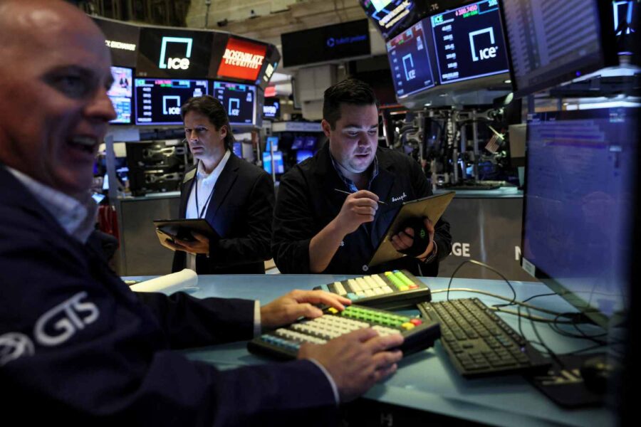 Pessoas na bolsa de valores dos EUA