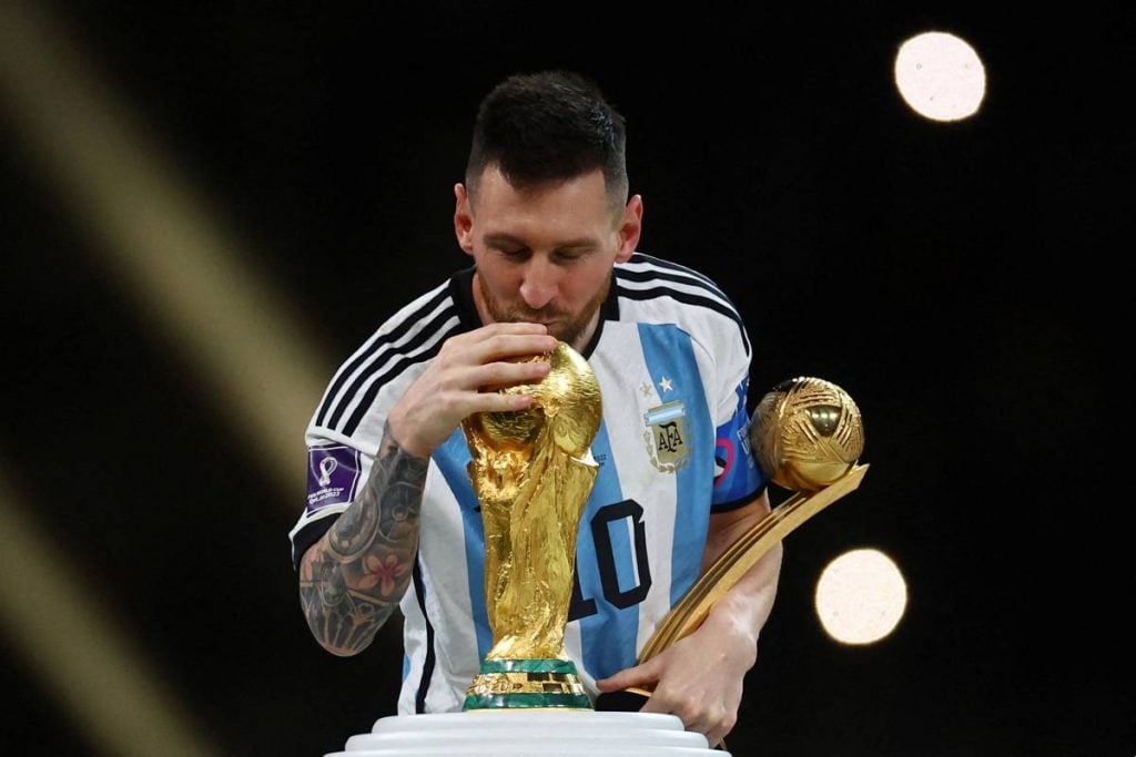 Fifa premia melhores da Copa do Mundo de 2022; Messi é eleito o melhor  jogador - Copa do Mundo - Diário do Nordeste