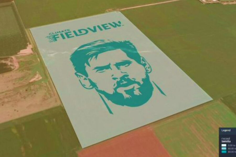 Rosto de Messi em campo de milho