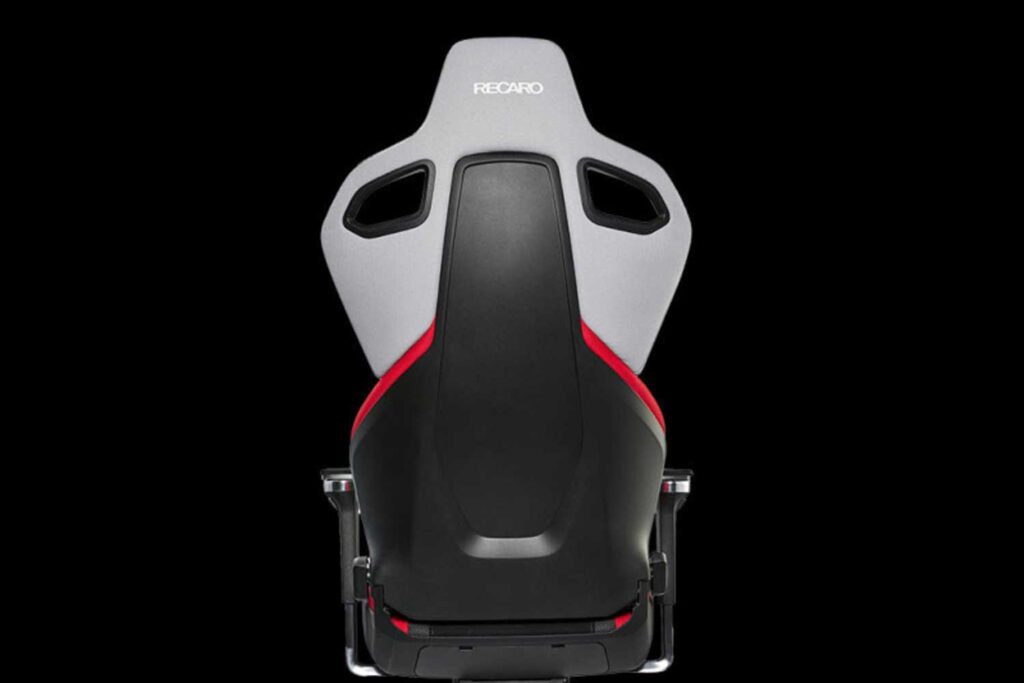 A luxuosa e rara cadeira gamer inspirada nos carros da Porsche