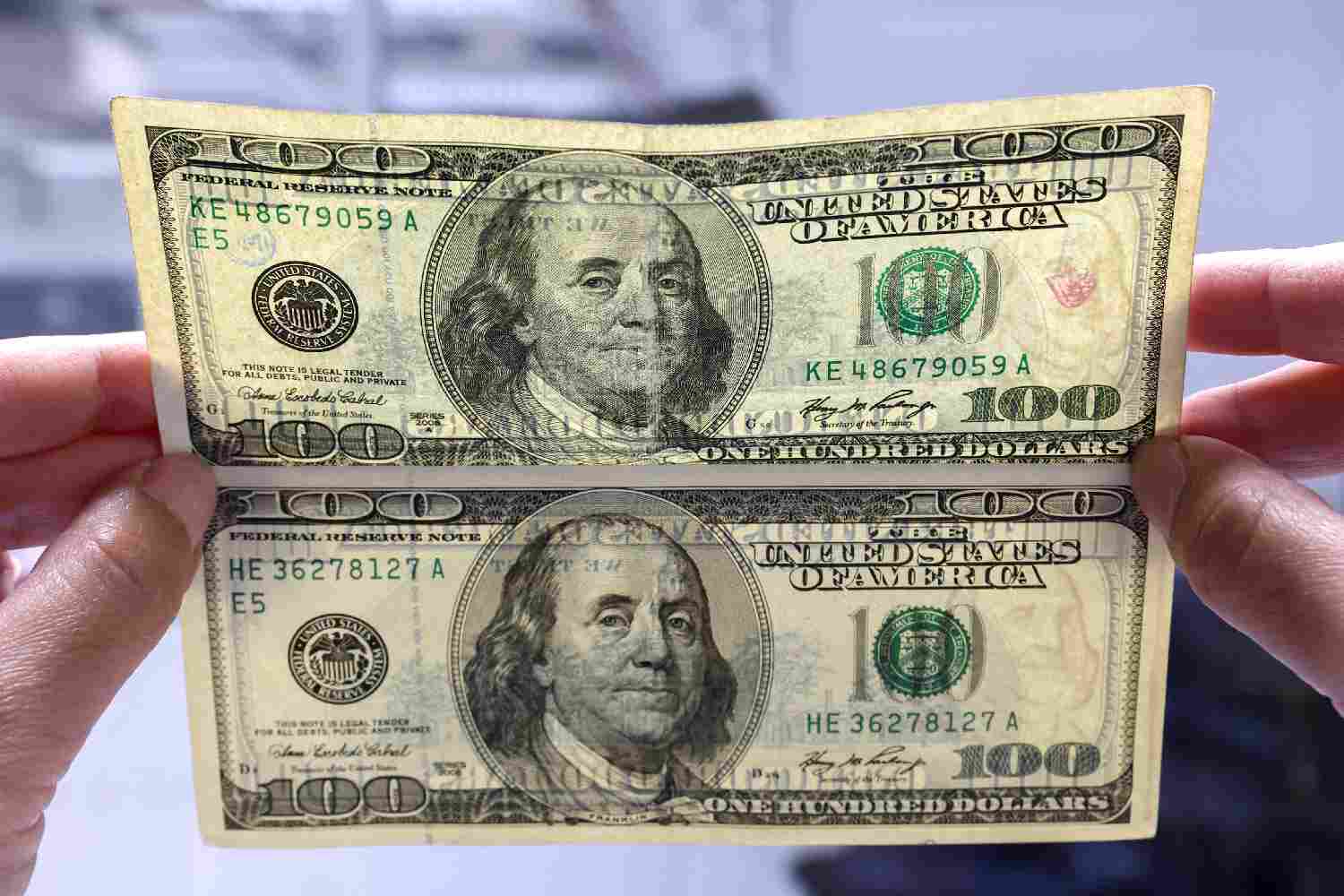 Dólar se aproxima de R$ 5,50 e tendência é de alta