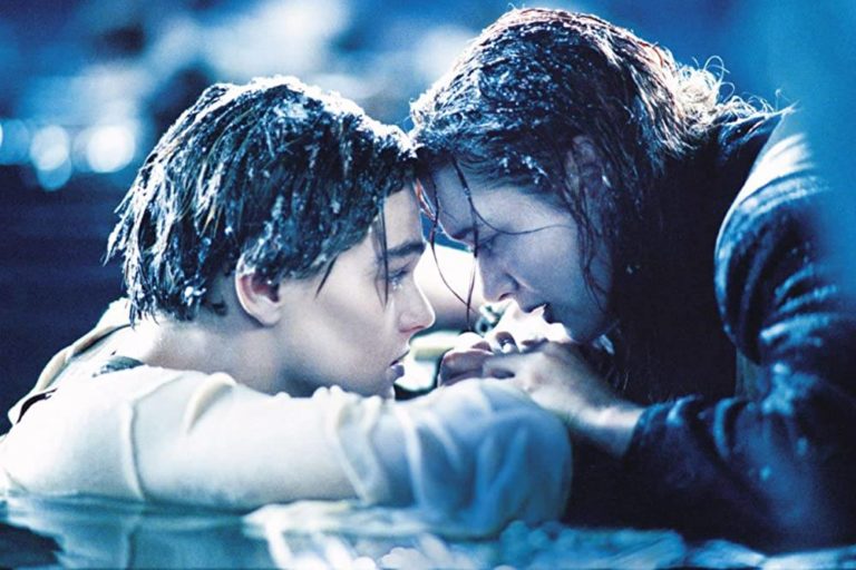 Jack e Rose nas cenas finais de "Titanic"