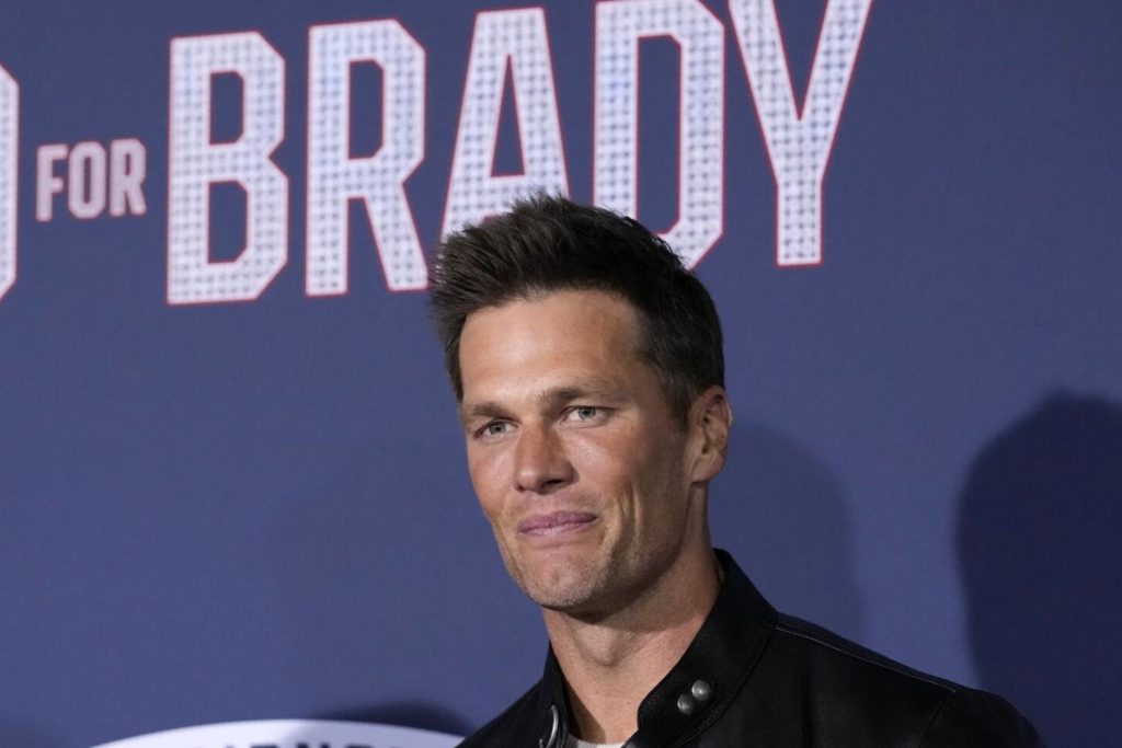 Pela segunda vez, Tom Brady anuncia aposentadoria do futebol