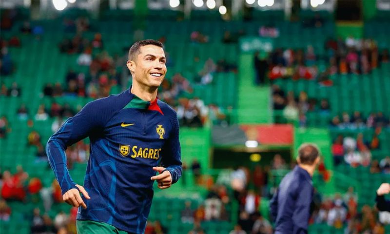 Cristiano Ronaldo é o jogador mais bem pago do mundo em 2021; Neymar  aparece na terceira colocação - Forbes