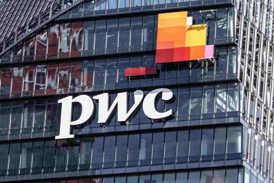 Fachada de um prédio da PwC