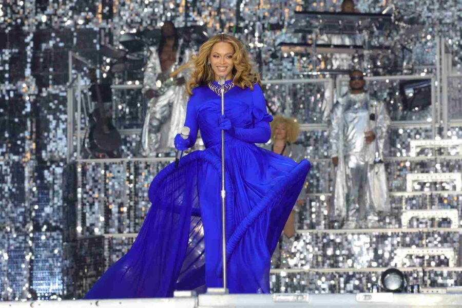 Beyoncé cantando