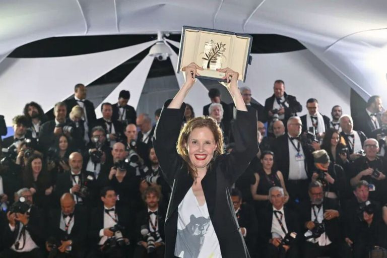Justine Triet recebeu a Palma de Ouro no festival de Cannes