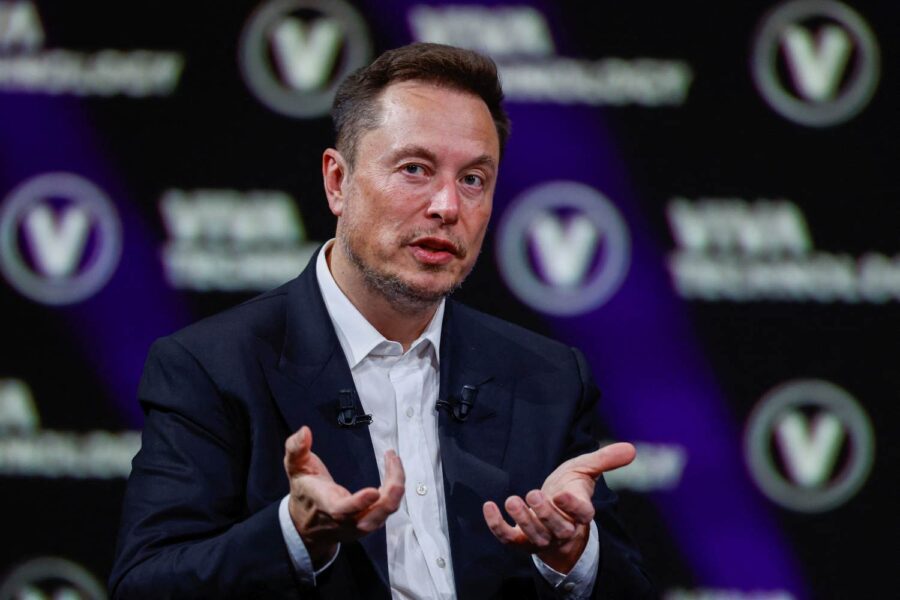 Elon Musk falando