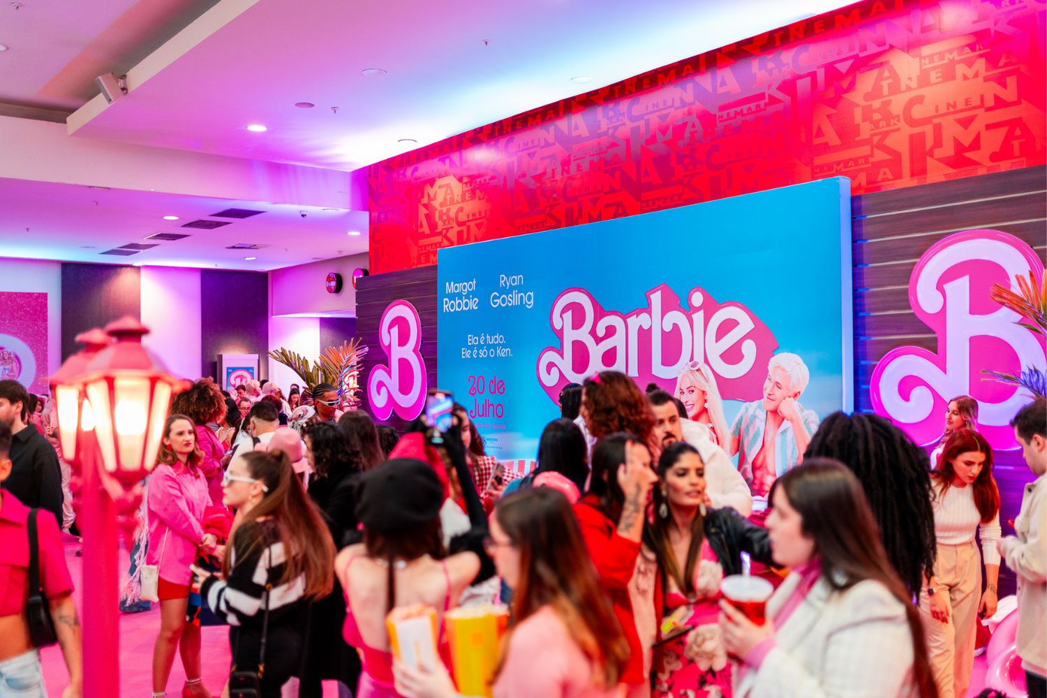 Filme da Barbie é exibido em três salas do Cine Araújo do Shopping