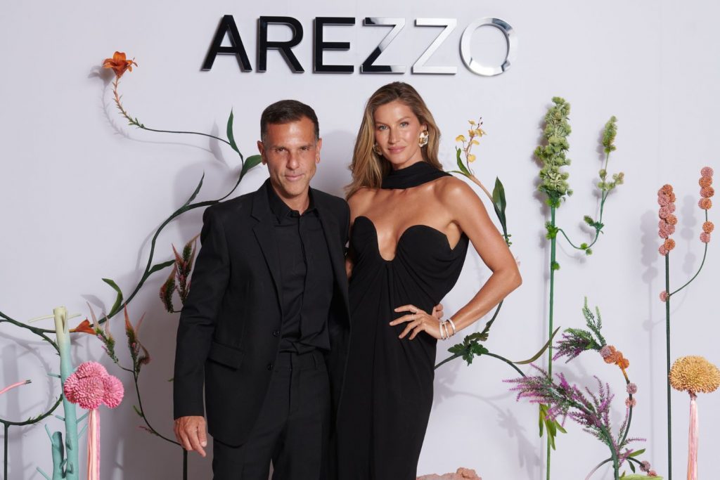 Gisele B ndchen foi estrela de jantar da Arezzo Forbes