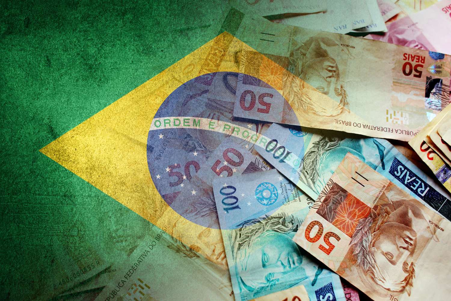 CNT: 36,7% dos brasileiros acham que economia só vai melhorar em 2023