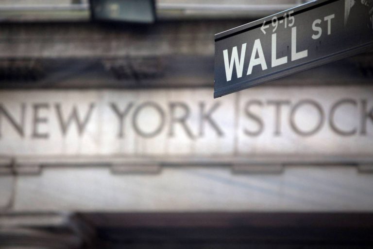 Fachada da bolsa de Wall Street