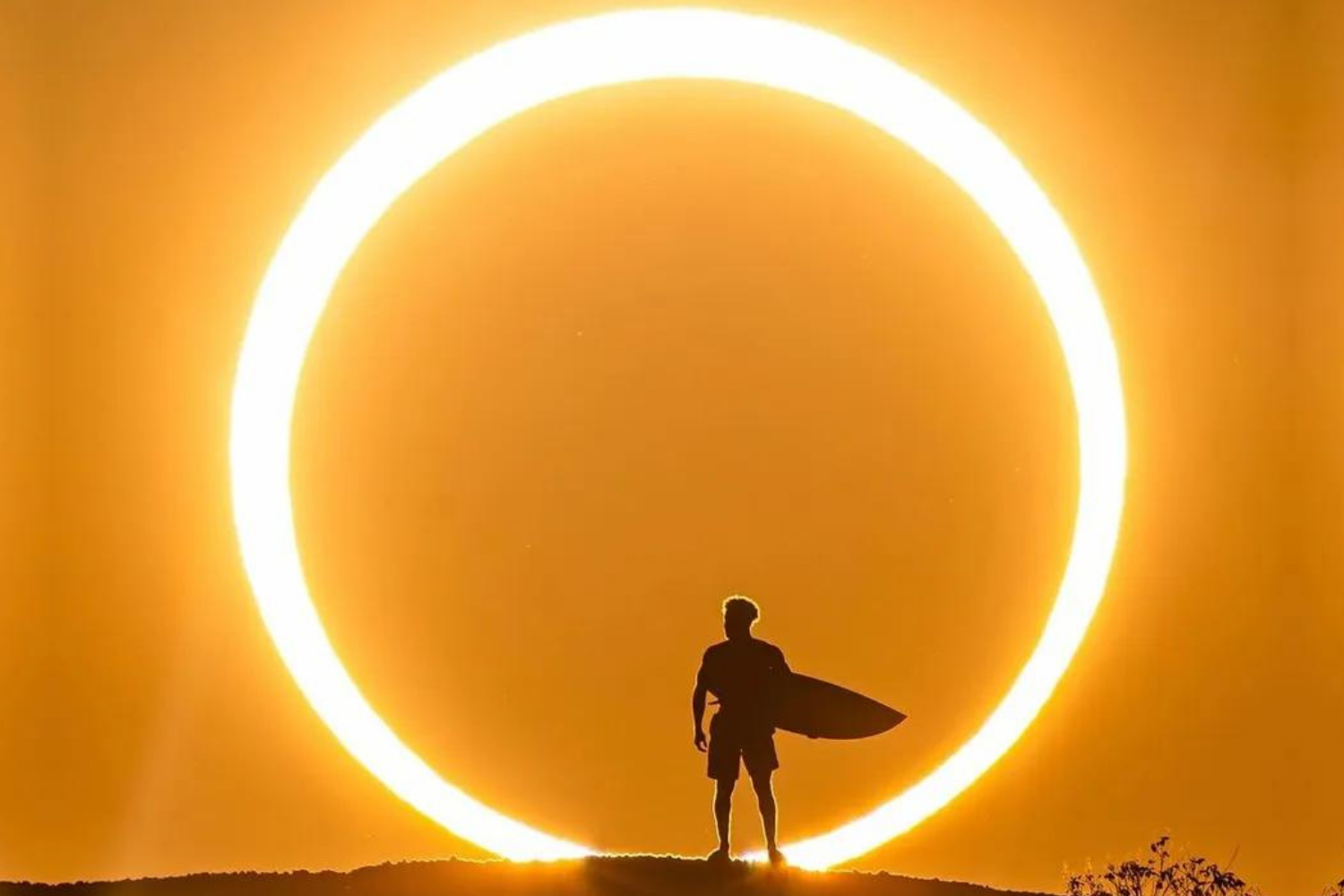 Os bastidores da foto de Ítalo Ferreira durante o eclipse - Forbes