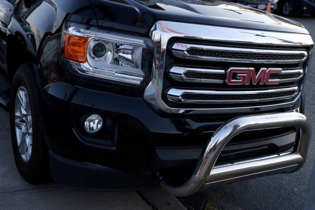 Com dólar nas alturas, GM prevê reajuste no preço de automóveis