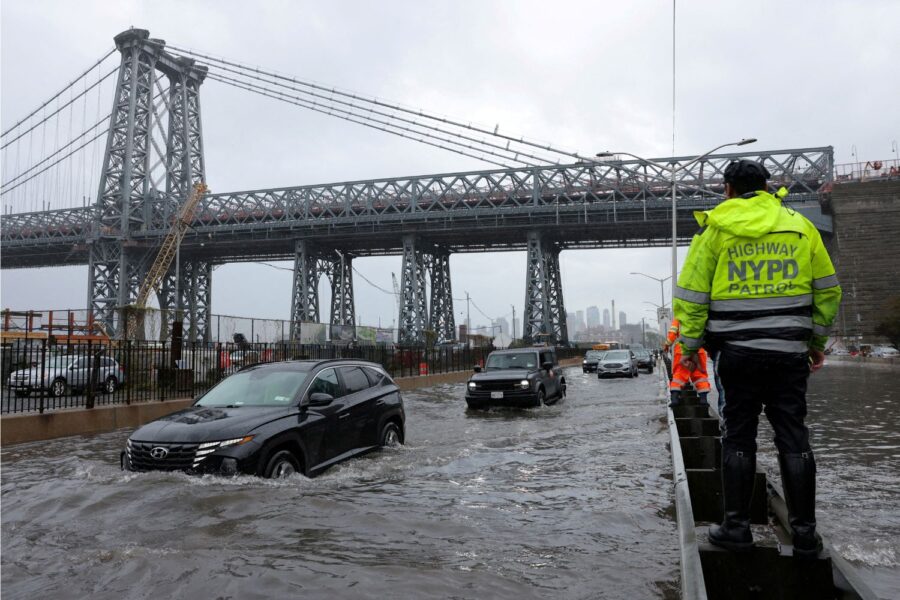 Andrew Kelly/Reuters
