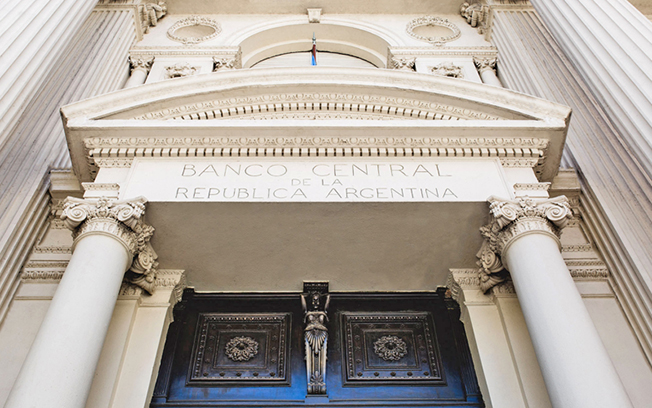 bc da argentina corta juros para 60% com otimismo sobre inflação