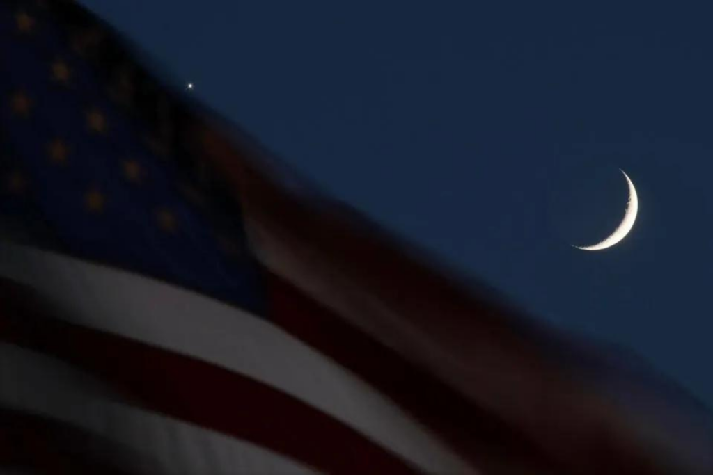 Lua Real No céu noturno desta semana, veja a Lua minguante abraçando Vênus e um ...