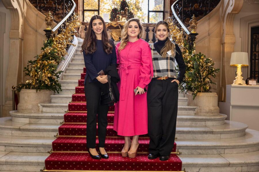 ramla chalub, geovana quadros e thaís chalub, no prêmio de berkeley em paris