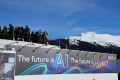 Faixa promovendo IA em Davos - Foto: REUTERS - Denis Balibouse