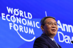 Premiê da China, Li Qiang, durante o Fórum Econômico Mundial em Davos de 2024 - Foto: REUTERS - Denis Balibouse