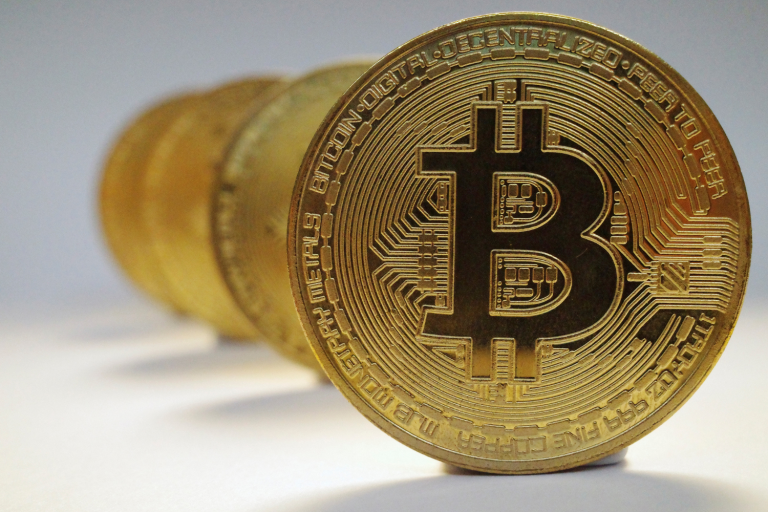 Representação da criptomoeda Bitcoin - Foto: REUTERS - Edgar Su