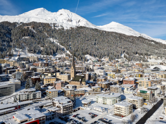 Vista da cidade de Davos, na Suíça Foto: REUTERS - Denis Balibouse