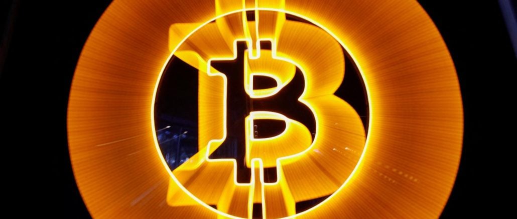 Acordo Comercial entre EUA e Reino Unido Faz Bitcoin Superar US$ 100 Mil