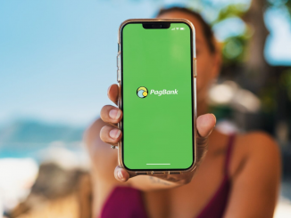 Celular com logo da PagBank - Foto: Divulgação PagBank