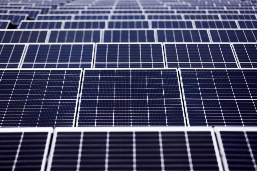 Geração de energia solar: setor enfrenta crédito alto e excesso de oferta (Foto Thilo Schmuelgen / Reuters)