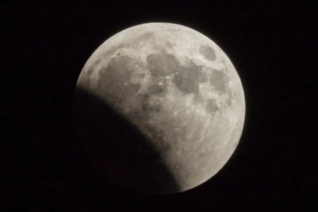 Eclipse lunar acontece hoje e será visível no Brasil todo