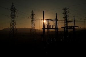 Linhas de transmissão conectadas a uma subestação de energia 24/01/2017