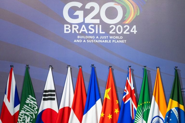 G20 G20 reúne 55 delegações de 40 países e 15 organismos internacionais