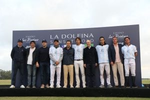 Jogadores com diretores da JHSF no La Dolfina Sunset Polo, no Hotel Fasano Las Piedras, em Punta del Este