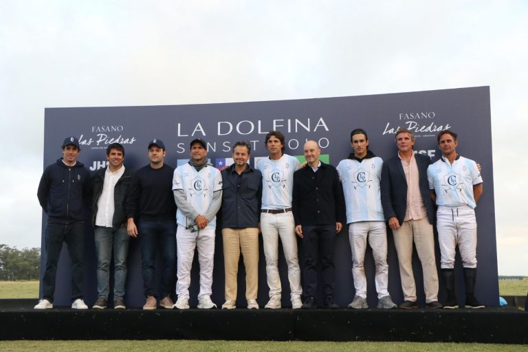 Jogadores com diretores da JHSF no La Dolfina Sunset Polo, no Hotel Fasano Las Piedras, em Punta del Este