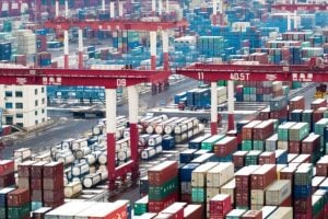 Porto de Qingdao, na China: estímulo ao consumo de commodities