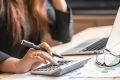 Controlar os gastos é mais importante do que ganhar muito (Foto IStock)