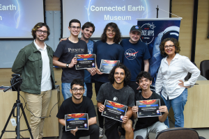 Foto dos alunos brasileiros premiados pela Nasa