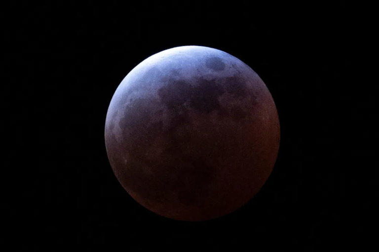 Foto do eclipse lunar 2025