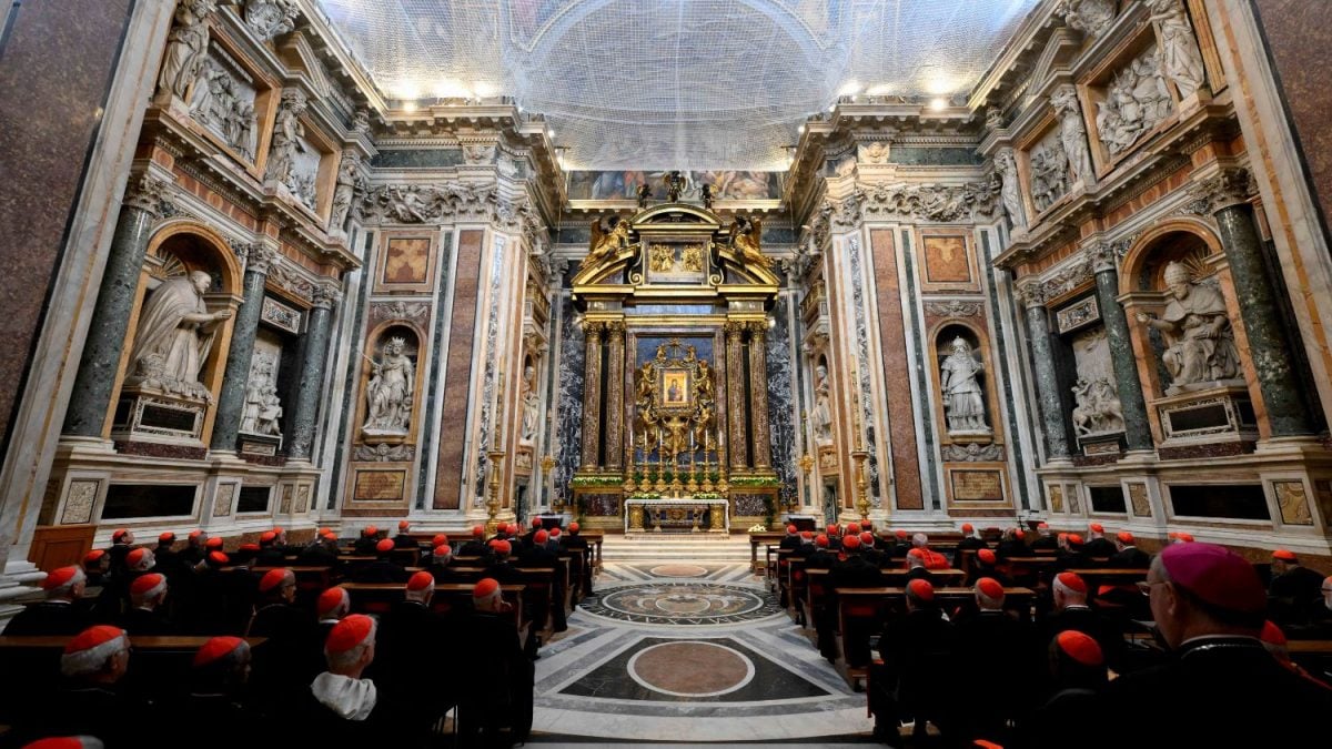 Todos os Cardeais Votantes no Conclave Já Chegaram a Roma, Diz Vaticano