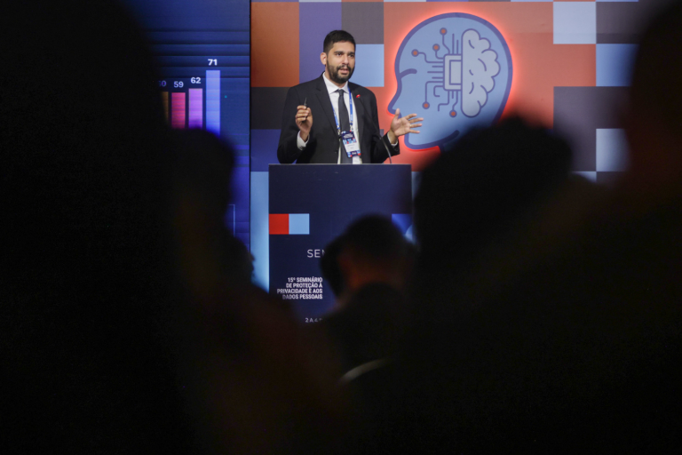 Foto de Leonardo Melo Lins, coordenador da pesquisa TIC Empresas 2024