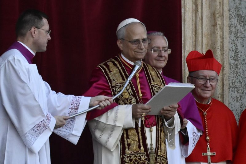 O novo papa discursou aos fiéis após sua eleição