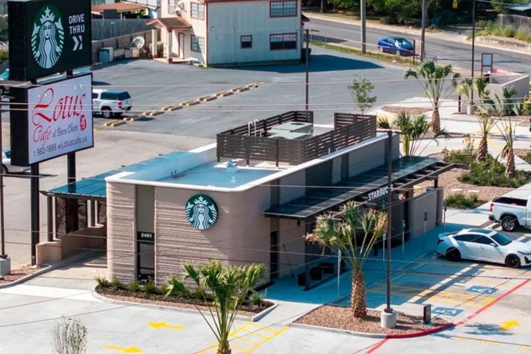 Nova Starbucks no Texas, construída em 3D