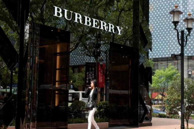 Cortes de empregos ao longo dos próximos dois anos na Burberry afetarão principalmente cargos administrativos