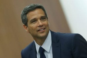 Roberto Campos Neto, ex-presidente do Banco Central, deve ingressar no Nubank após completar seu período de quarentena em julho