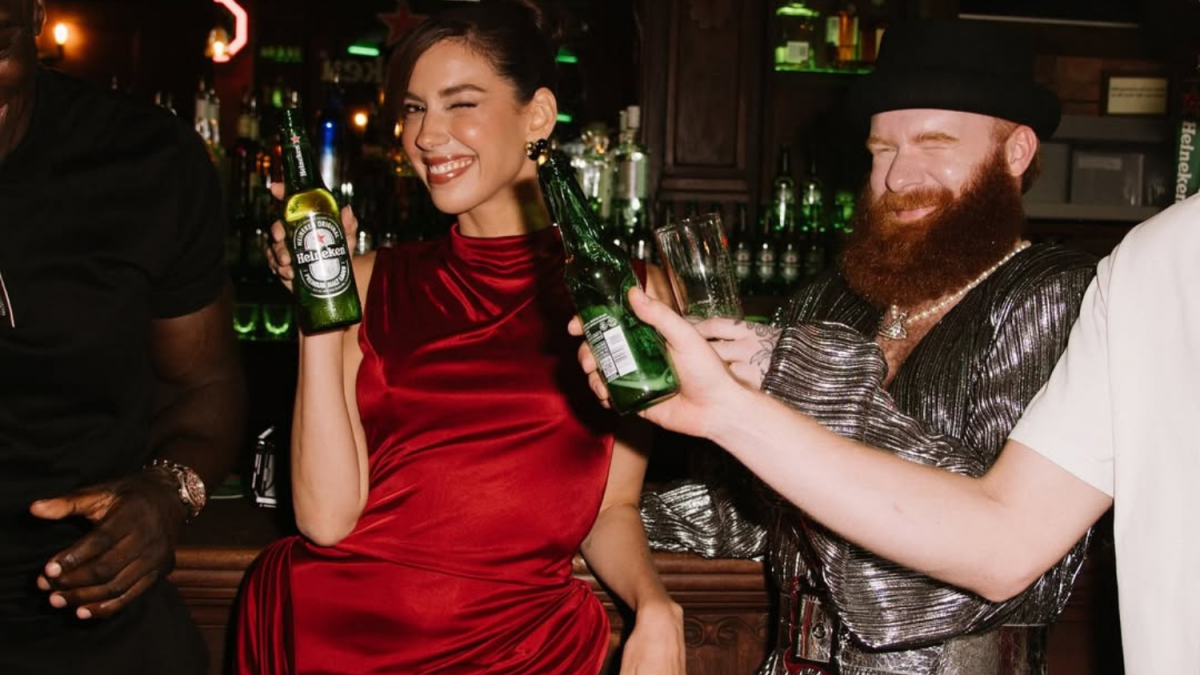 Estrela de Nova Campanha Global da Heineken, Camila Coutinho Defende o Detox Digital