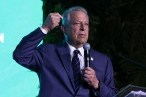 O Alerta de Al Gore para a COP30: "O Mundo Vive a Fase Mais Frágil da Transição Energética"