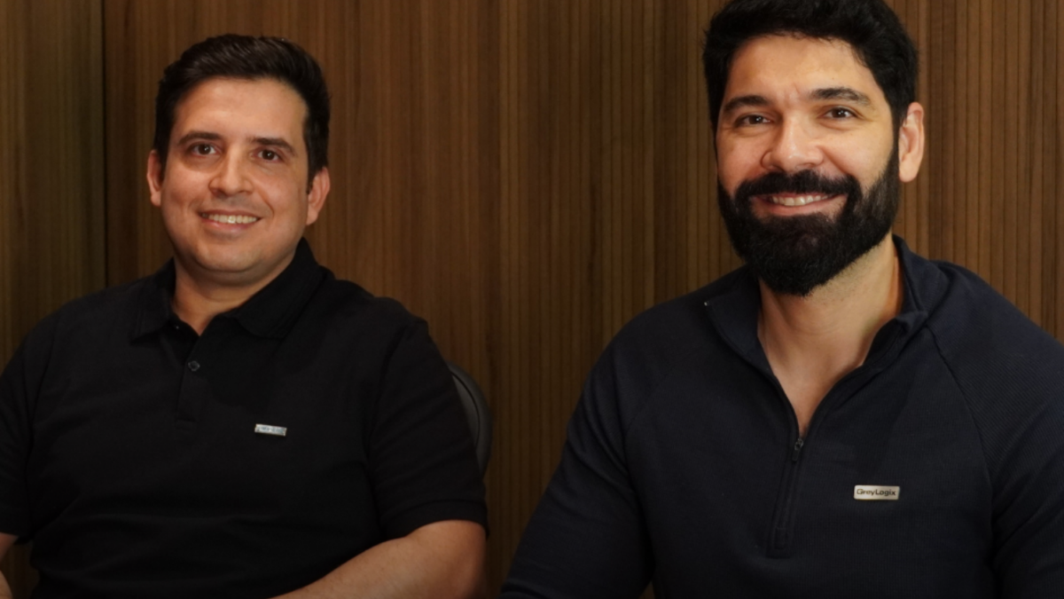 Foto de Diego Cadete, Head da Vertical de Alimentos e Bebidas da Siemens, e Renato Leal, sócio-fundador da Greylogix