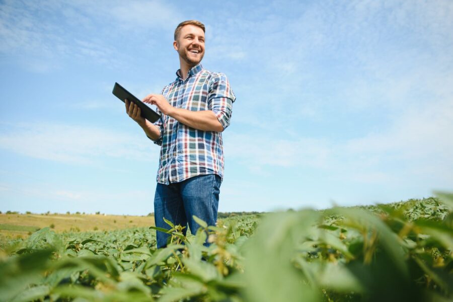 Carreiras do Agro Disparam: Biológicos, Tecnologia e Crédito Puxam Salários de até R$ 75 Mil