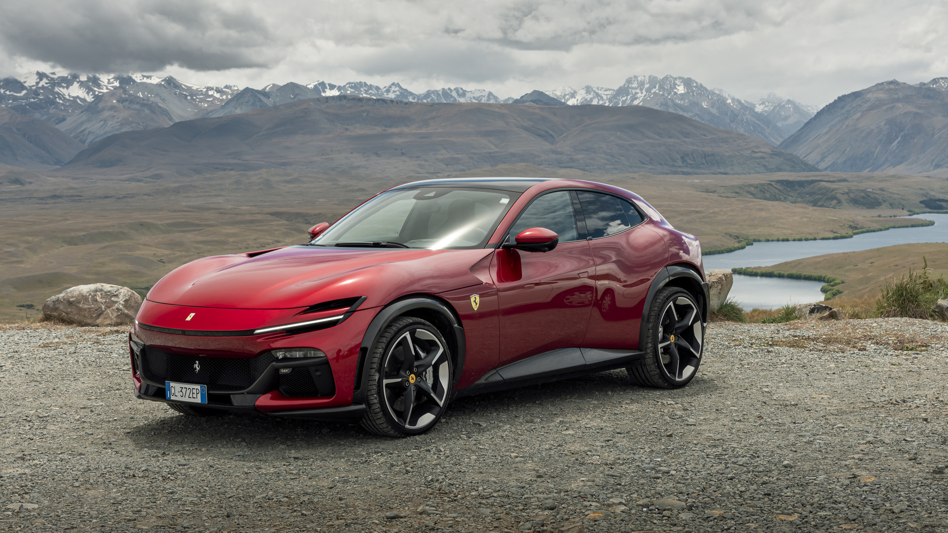 Ferrari Purosangue na Prática: Como É Acelerar um SUV V12 Icônico