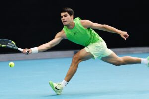 Carlos Alcaraz em jogo contra Alexander Zverev na Austrália